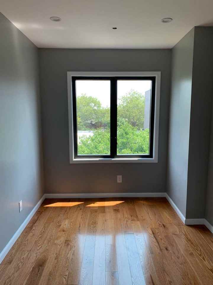 719 Snediker Ave - Photo 6 of 13