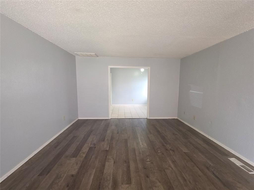 939 Sw 98th St - Photo 2 of 17