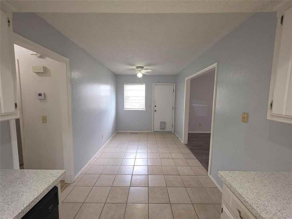 939 Sw 98th St - Photo 3 of 17