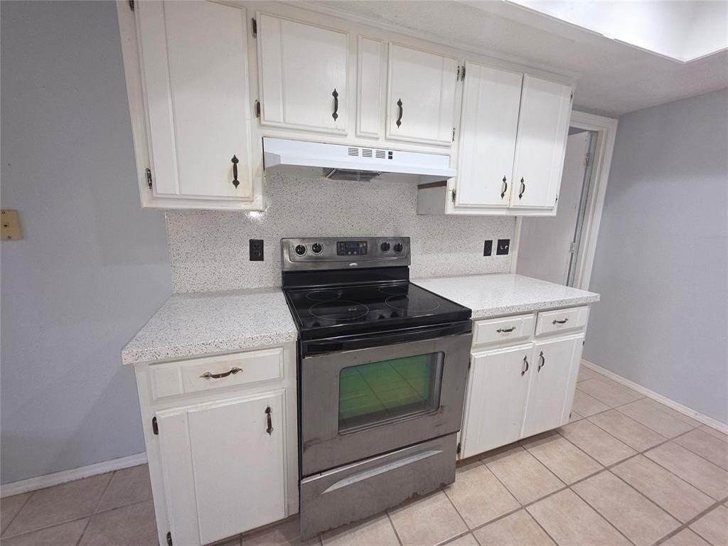 939 Sw 98th St - Photo 5 of 17