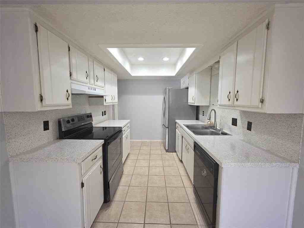939 Sw 98th St - Photo 6 of 17