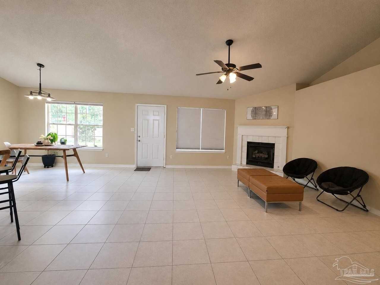 5079 Cassia Dr - Photo 3 of 17