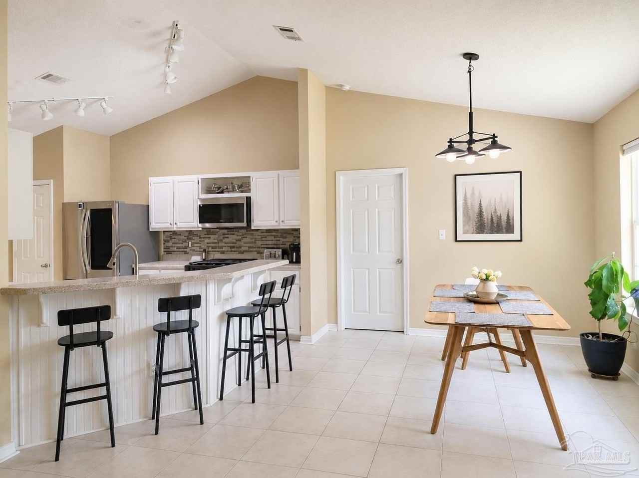 5079 Cassia Dr - Photo 5 of 17