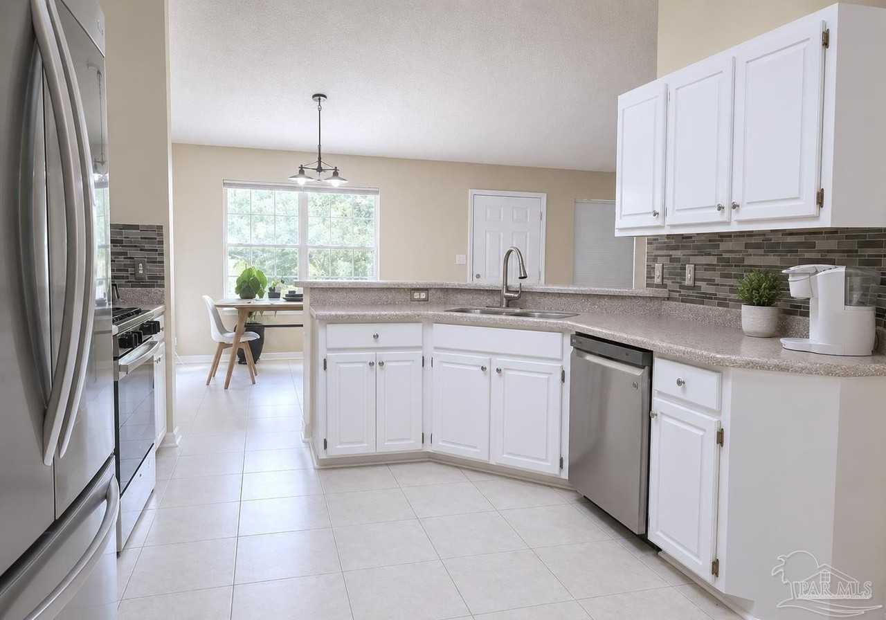 5079 Cassia Dr - Photo 6 of 17