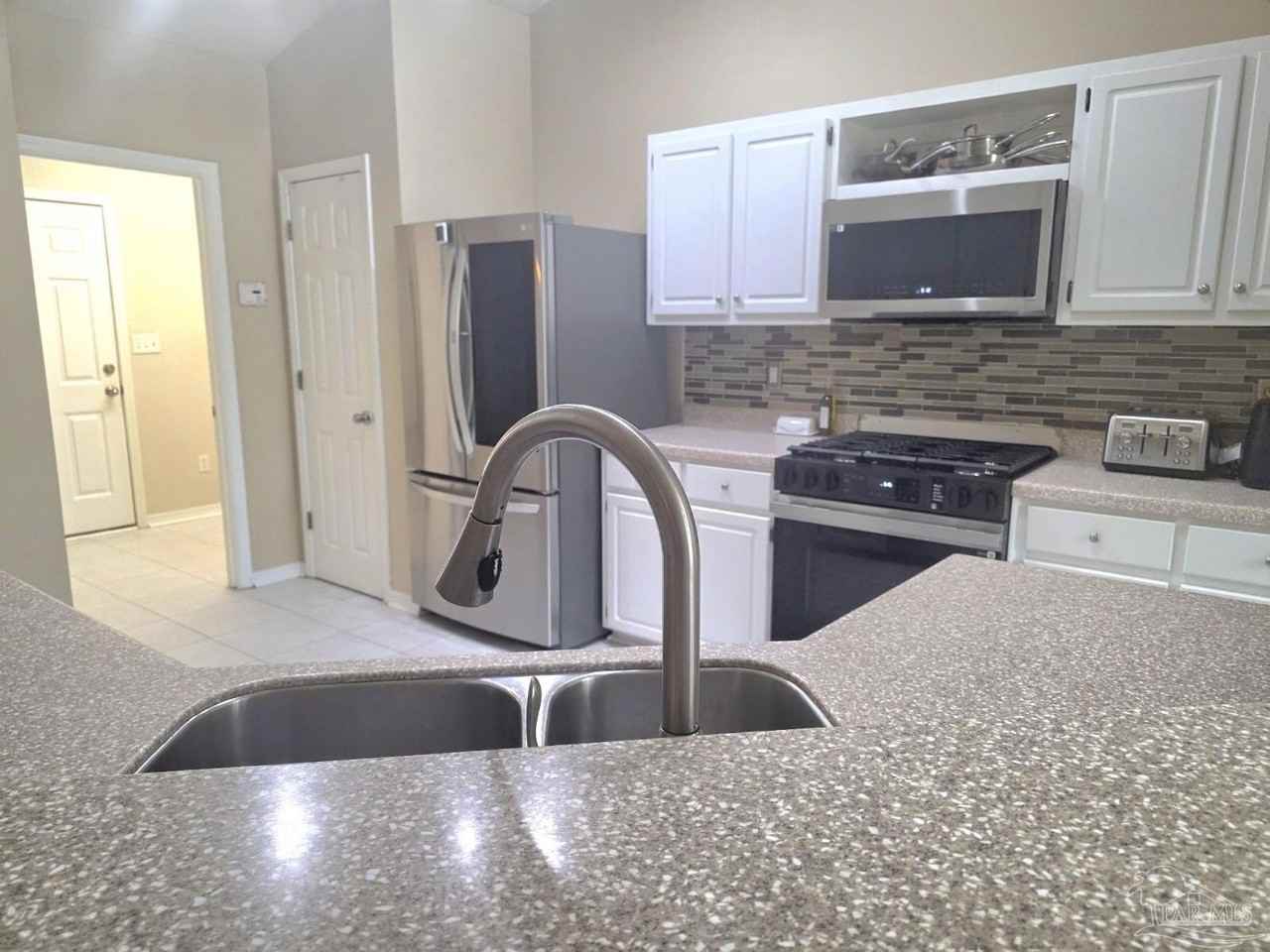 5079 Cassia Dr - Photo 7 of 17
