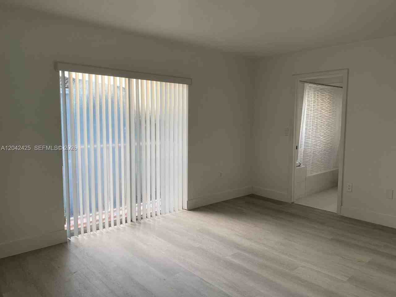 4 Nw 112th Ave - Photo 7 of 8