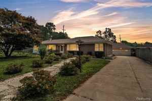 featured image of 4918 Ainsley Ave