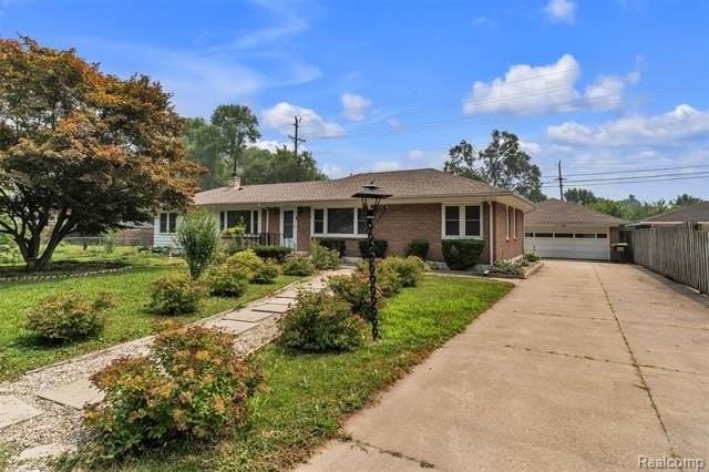 4918 Ainsley Ave - Photo 3 of 47