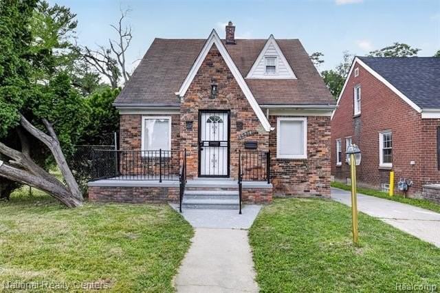 13527 Winthrop St - Photo 2 of 47