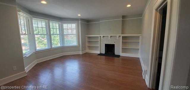 1071 Van Dyke St #2 - Photo 2 of 12