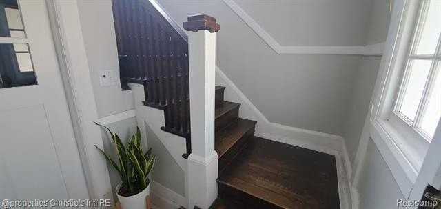 1071 Van Dyke St #2 - Photo 3 of 12