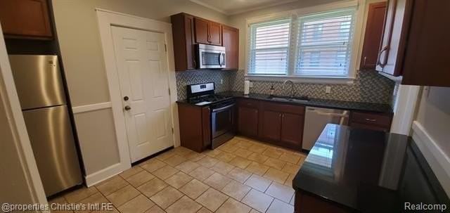 1071 Van Dyke St #2 - Photo 6 of 12
