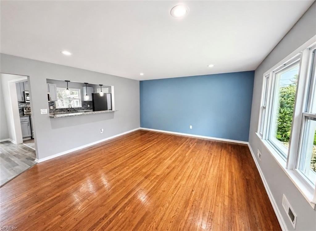 519 Beech Dr - Photo 4 of 38