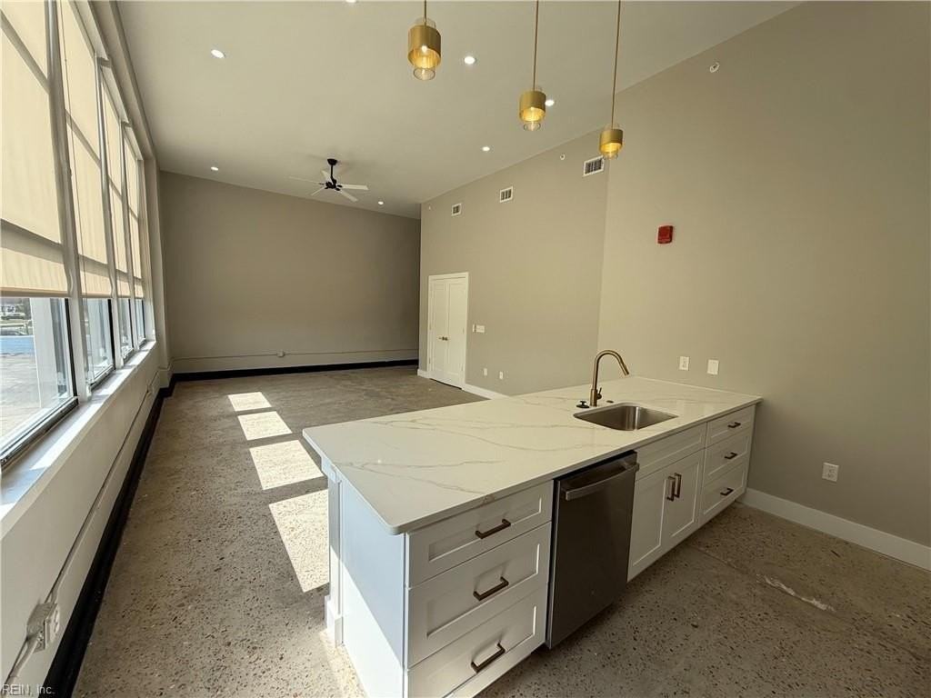 332 34th St #204 - Photo 3 of 14