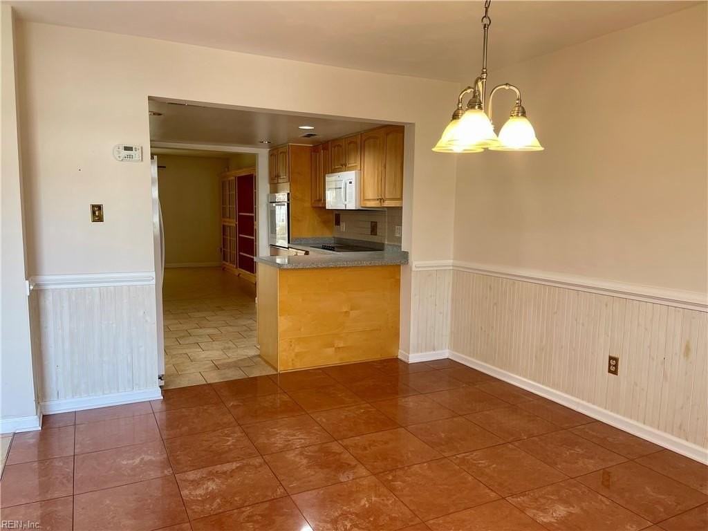 2402 Whaler Ct - Photo 3 of 25