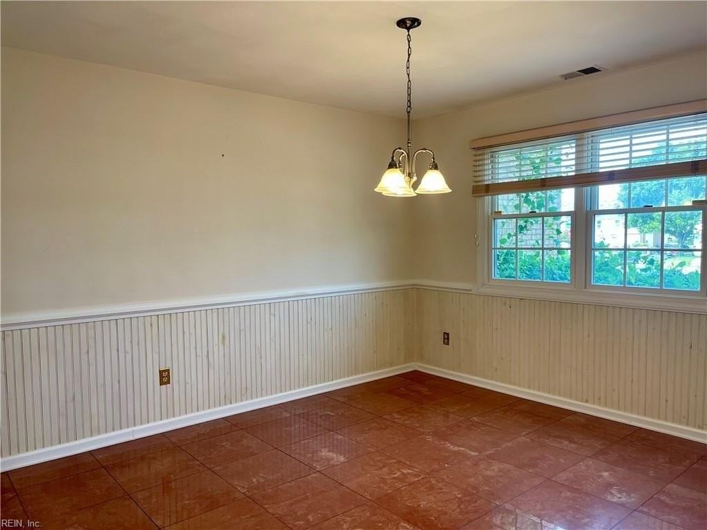 2402 Whaler Ct - Photo 4 of 25