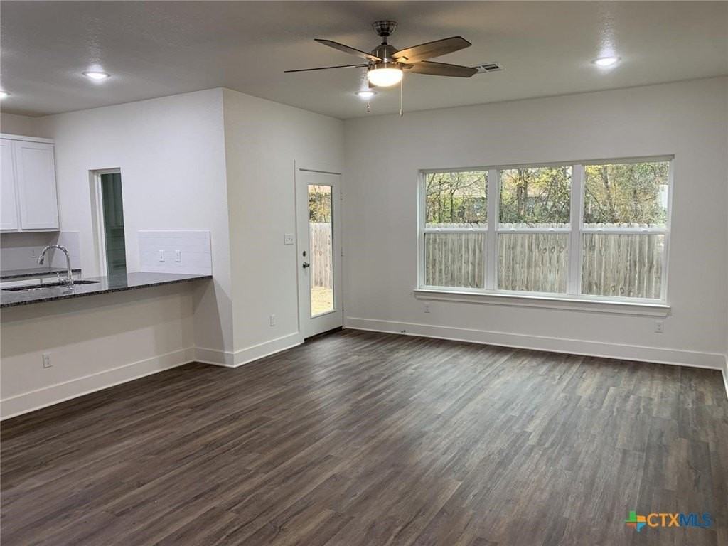 1858 Royal Loop - Photo 3 of 24