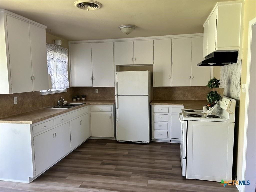 1317 Zephyr Rd - Photo 5 of 9