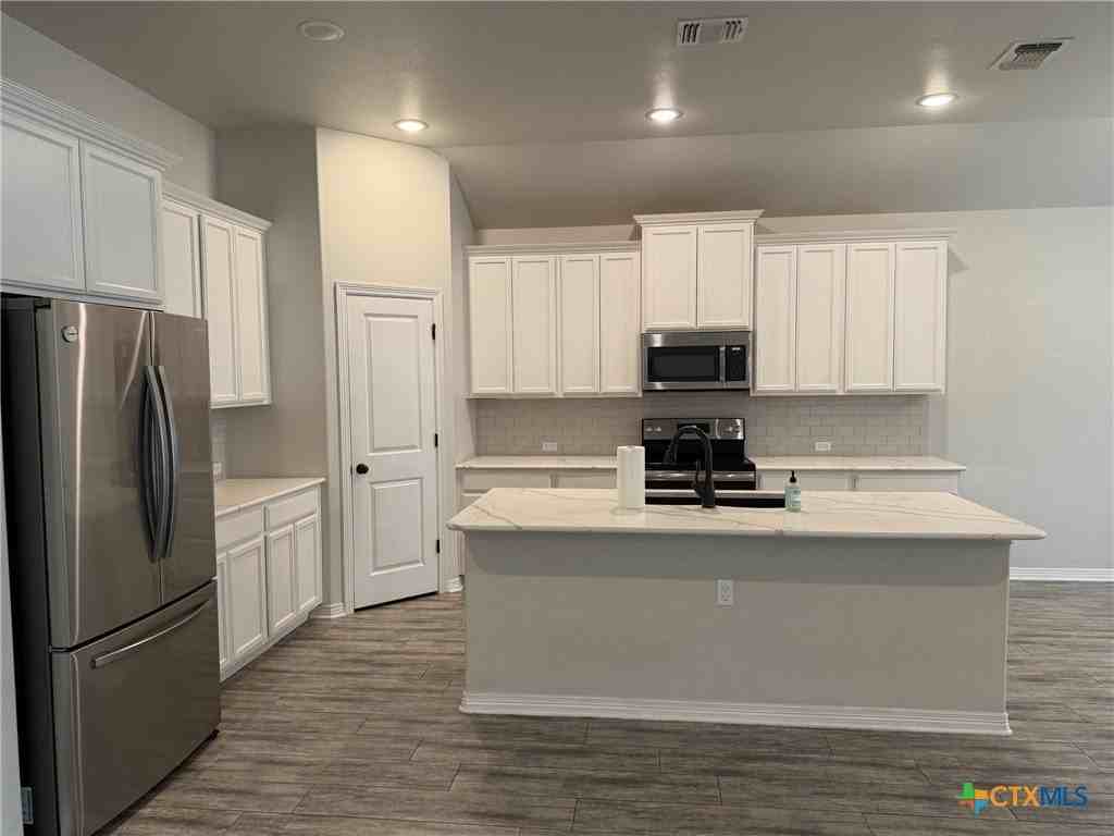 3404 Braford Dr - Photo 3 of 24