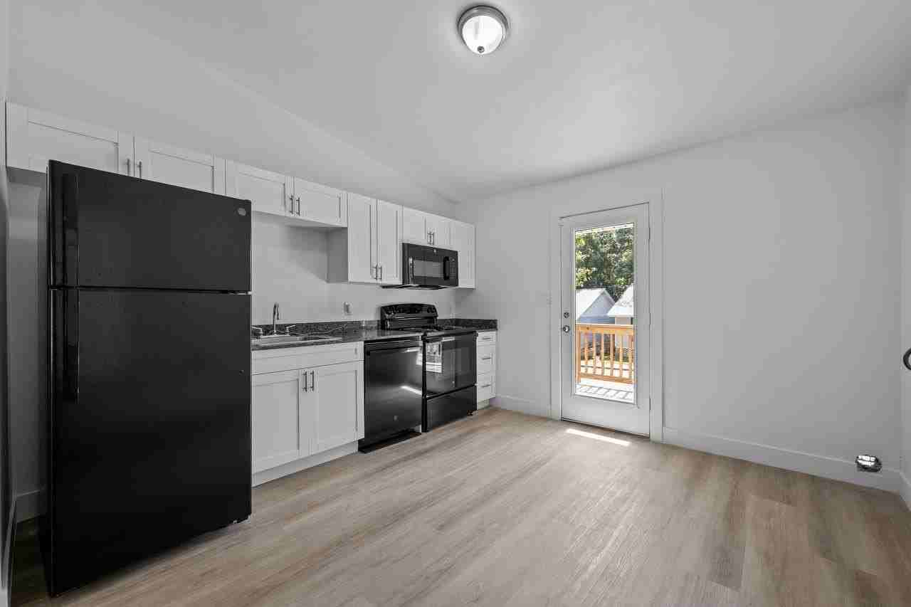 2262 Magnolia Cir - Photo 7 of 23