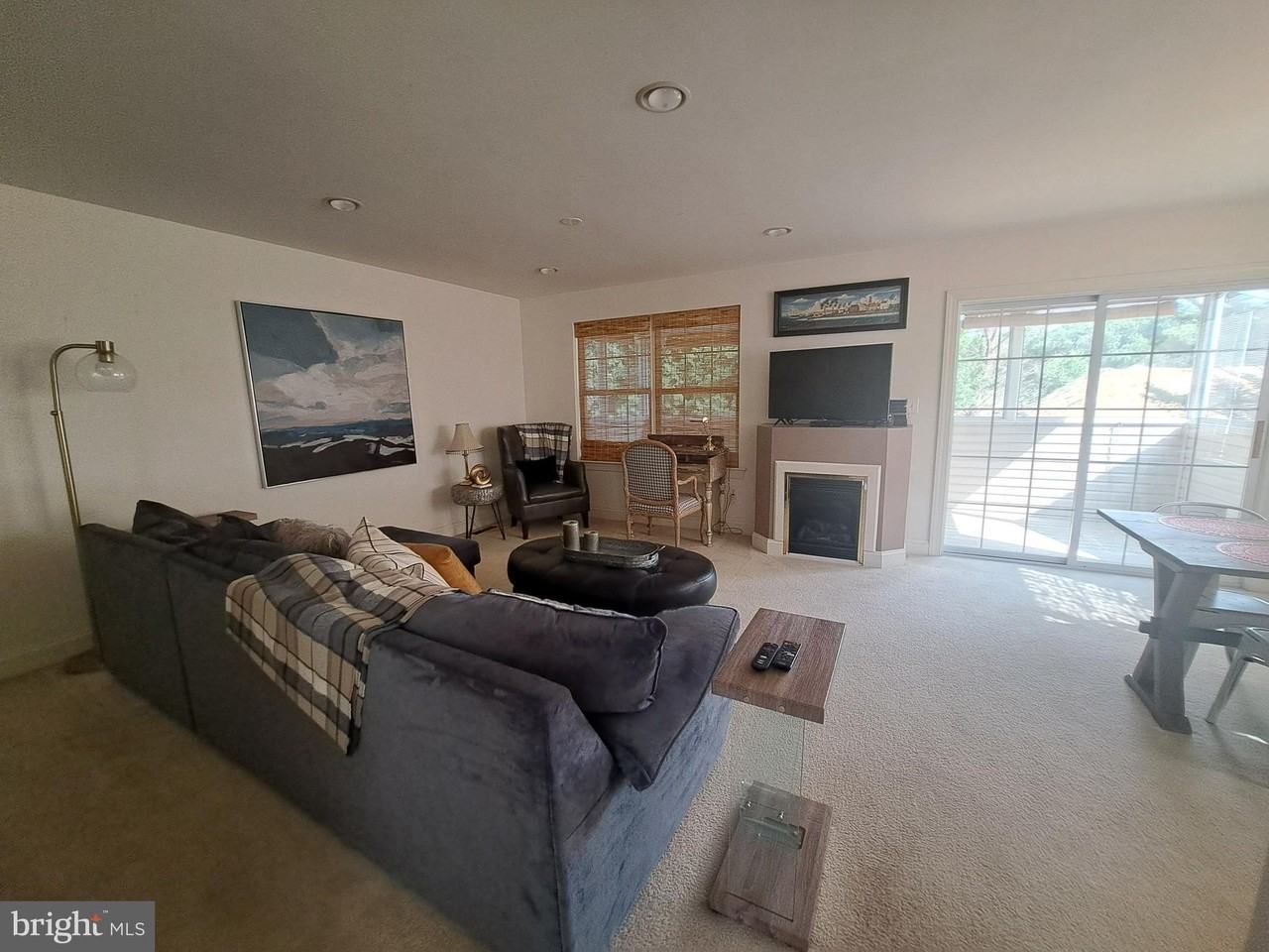 17245 Queen Anne Way - Photo 3 of 28