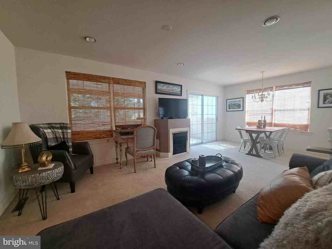 17245 Queen Anne Way - Photo 4 of 28
