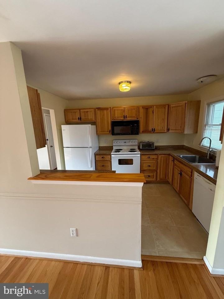 112 Pinecrest Dr - Photo 3 of 10