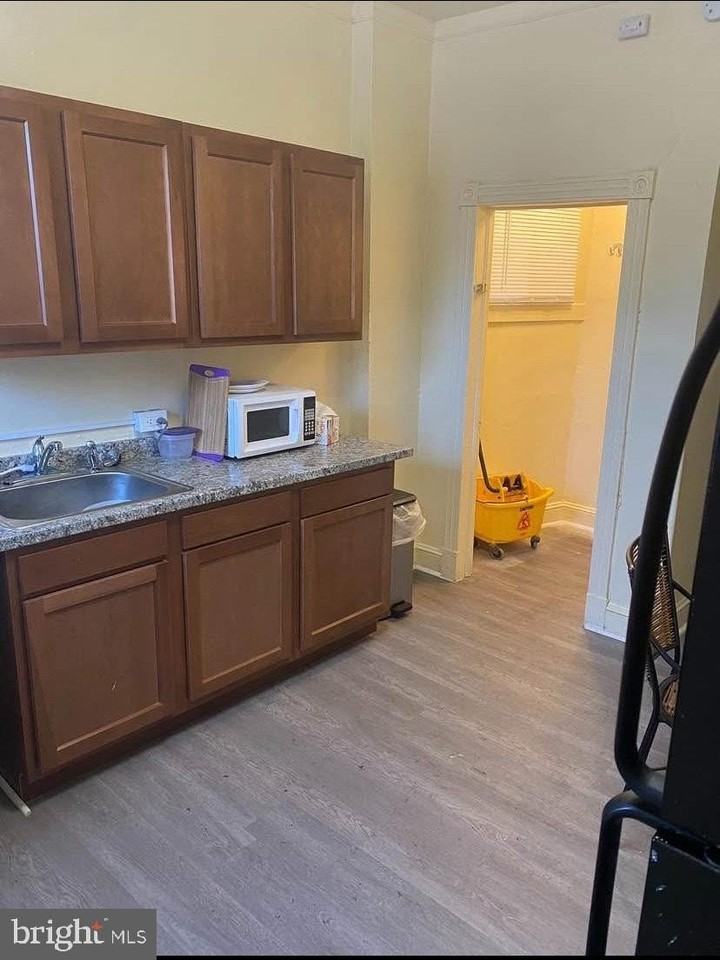 3035 Brighton St - Photo 3 of 4