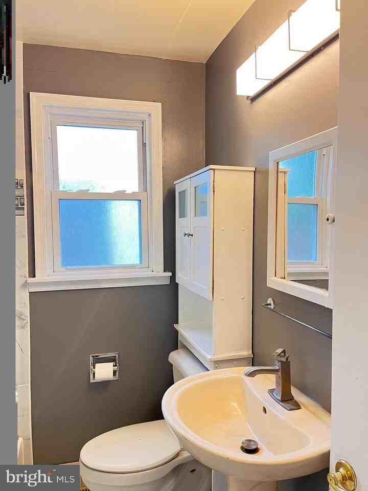 16 Evans Ave - Photo 2 of 12