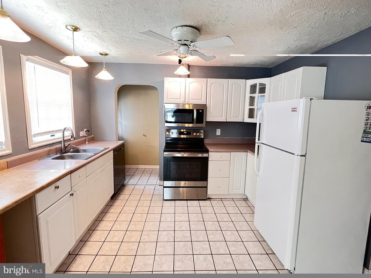 16 Evans Ave - Photo 7 of 12