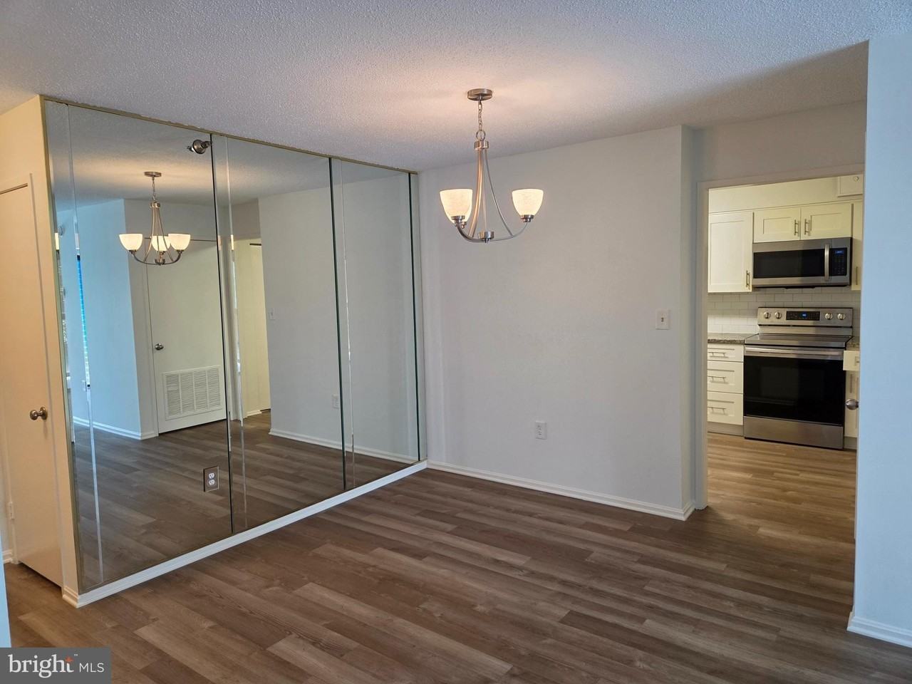 15107 Interlachen Dr #2-520 - Photo 4 of 18