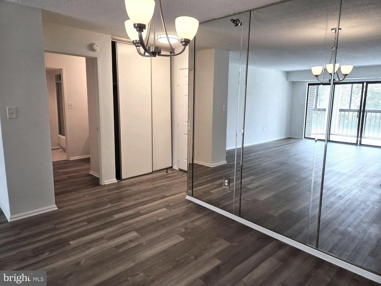 15107 Interlachen Dr #2-520 - Photo 7 of 18