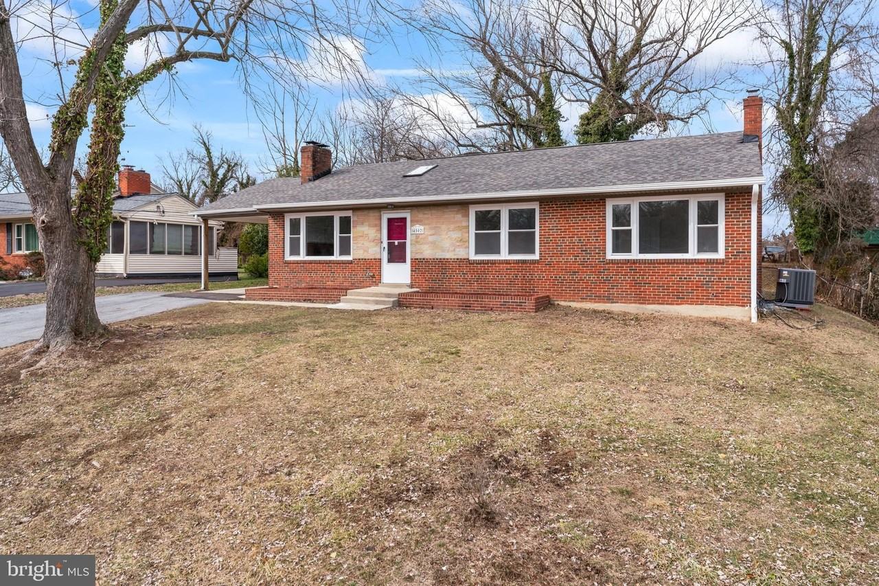 4502 Henderson Rd - Photo 2 of 50