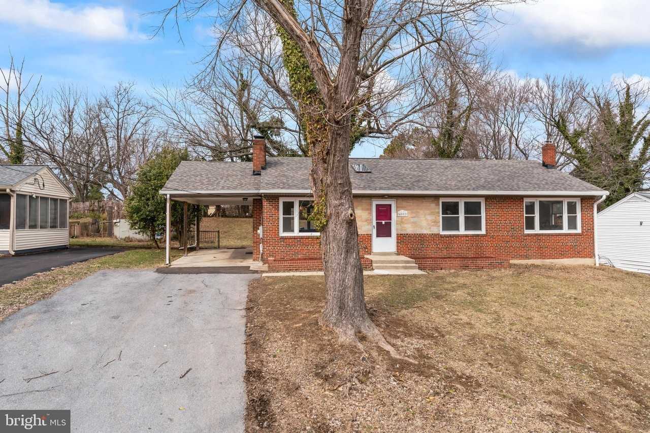 4502 Henderson Rd - Photo 3 of 50