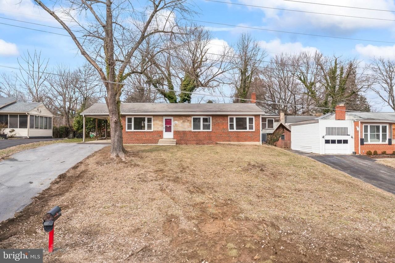 4502 Henderson Rd - Photo 5 of 50