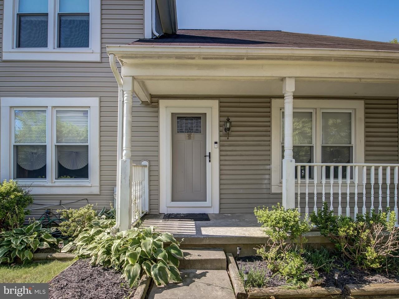 13907 Concord Ave - Photo 2 of 50