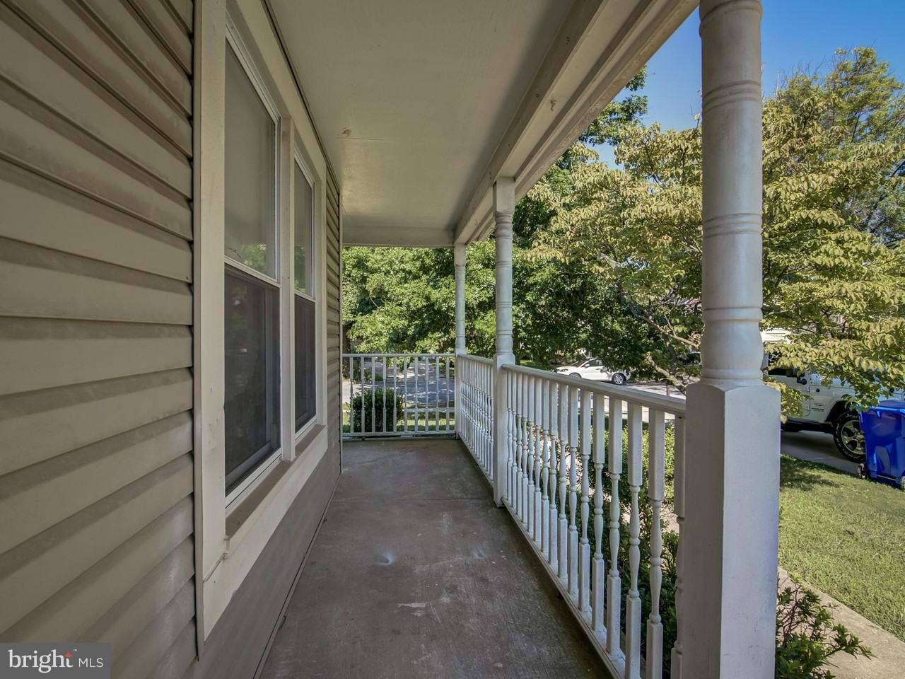 13907 Concord Ave - Photo 3 of 50