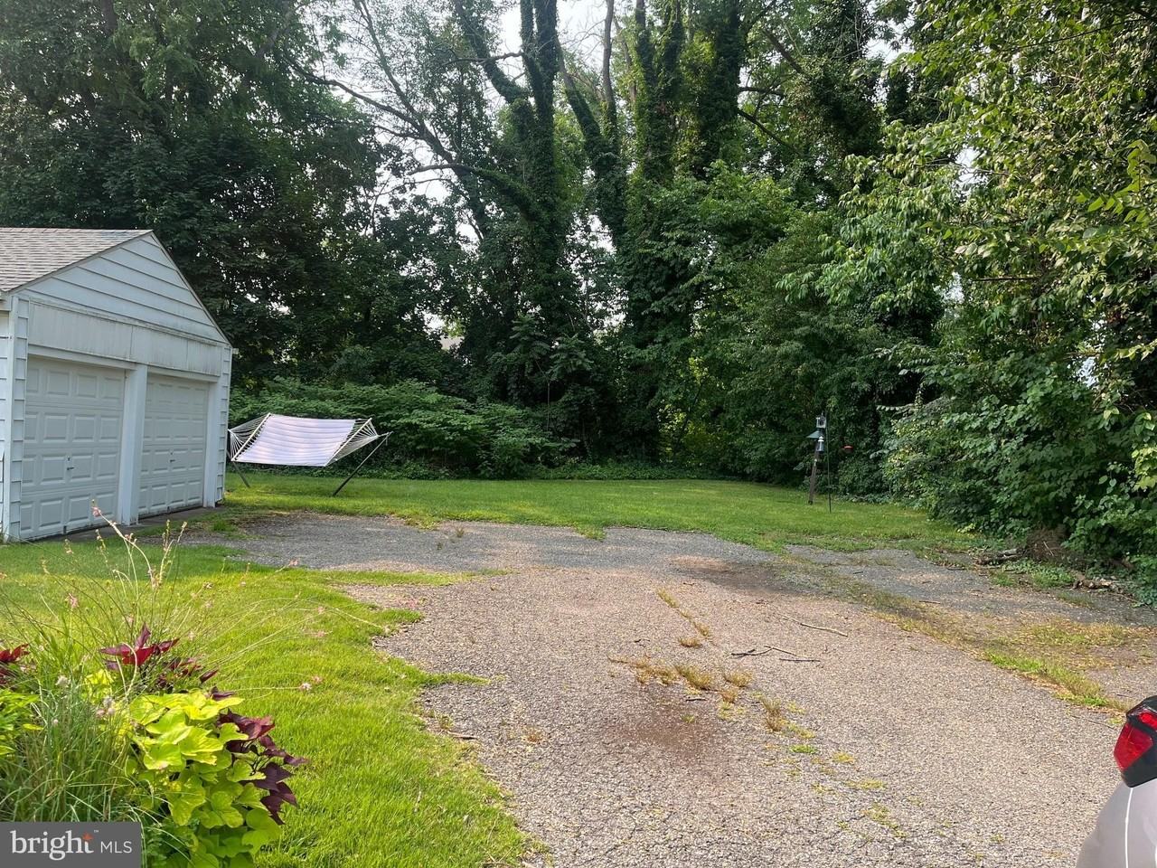 119 Fowler Ave ## 2 - Photo 3 of 22