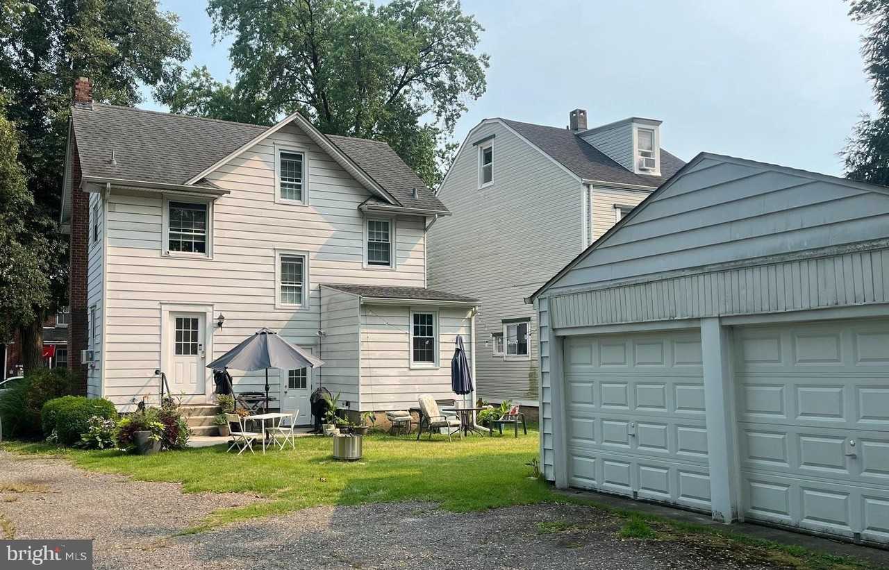 119 Fowler Ave ## 2 - Photo 4 of 22