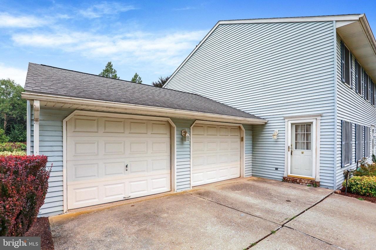 2104 Foxfire Dr - Photo 4 of 26