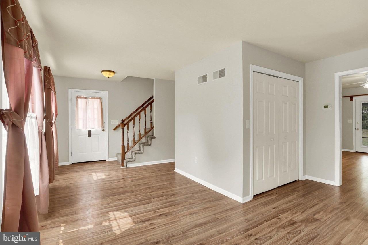 2104 Foxfire Dr - Photo 6 of 26