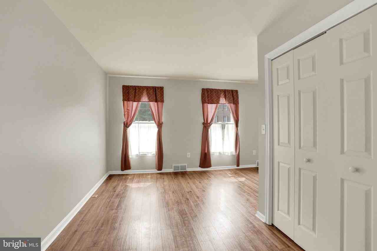 2104 Foxfire Dr - Photo 7 of 26