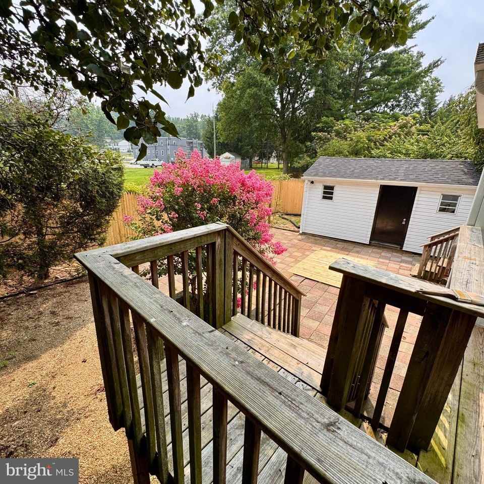 208 Chestnut Rd - Photo 7 of 24