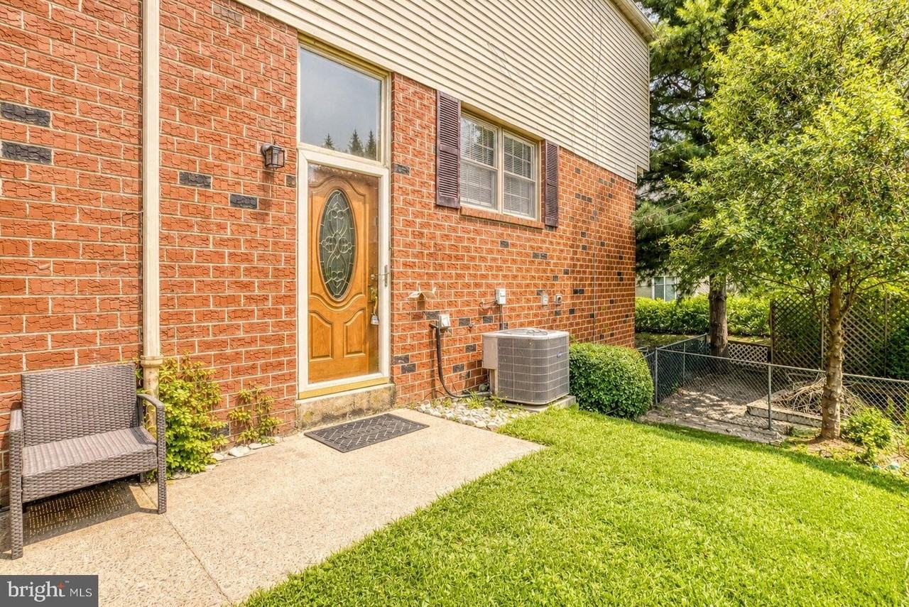 1723 Rachael St #B - Photo 2 of 22