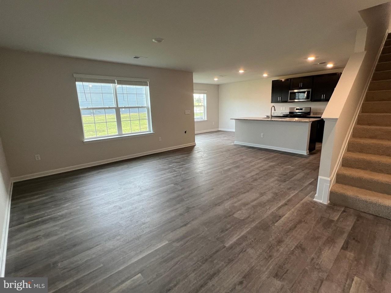 107 Monacan St - Photo 2 of 15
