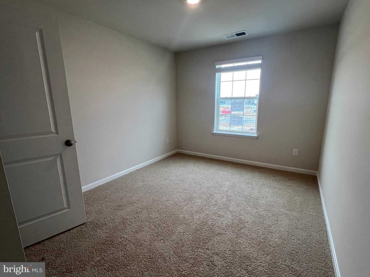107 Monacan St - Photo 6 of 15