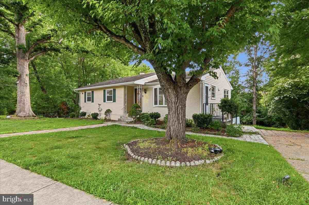 131 Casmar St Se - Photo 3 of 43