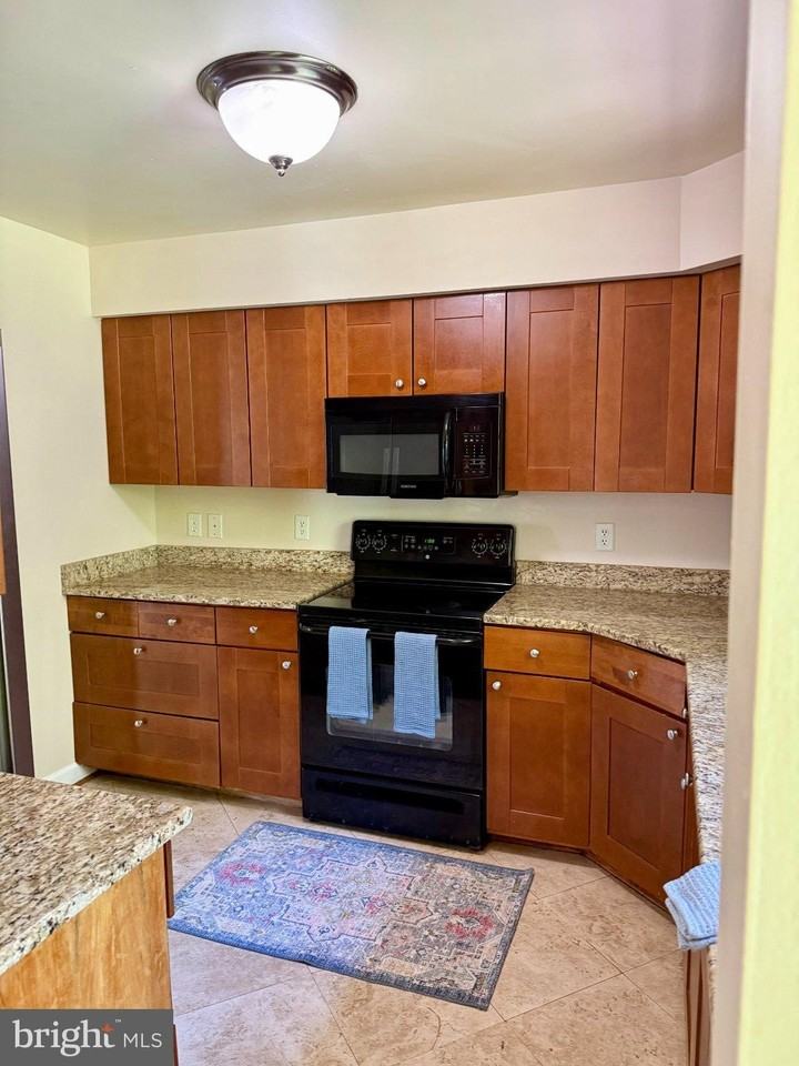 15570 Northgate Dr - Photo 7 of 15