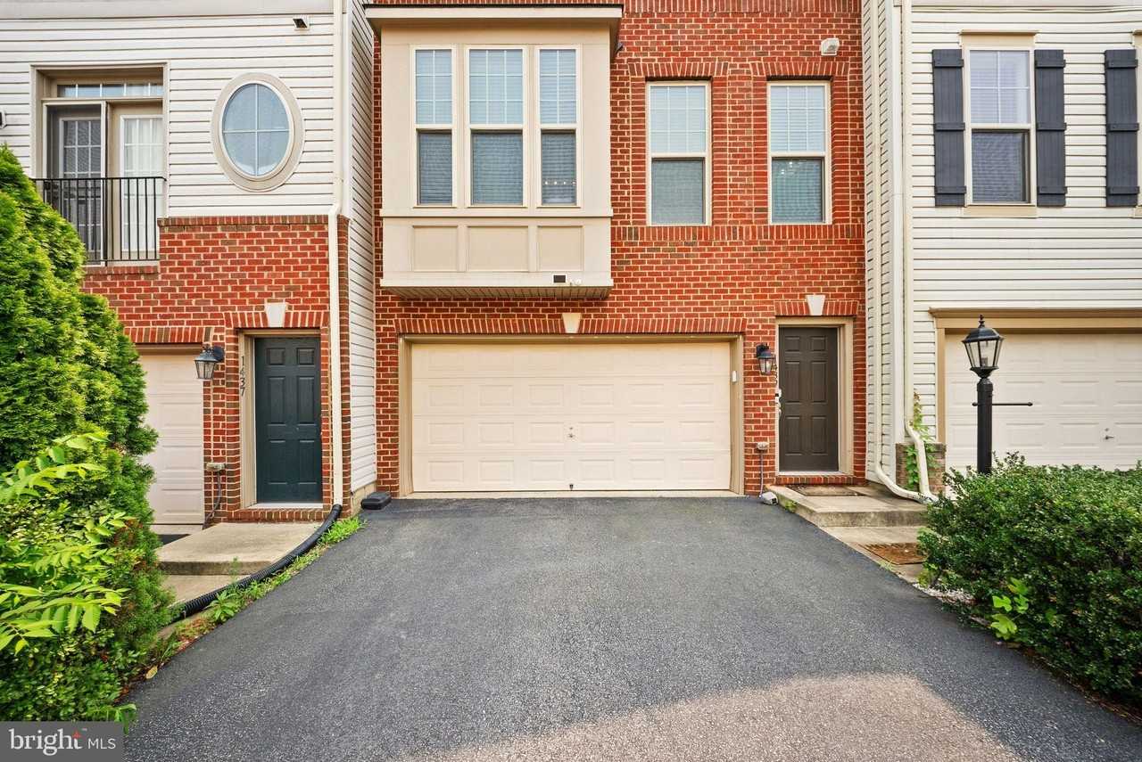 1439 Occoquan Heights Ct - Photo 3 of 50
