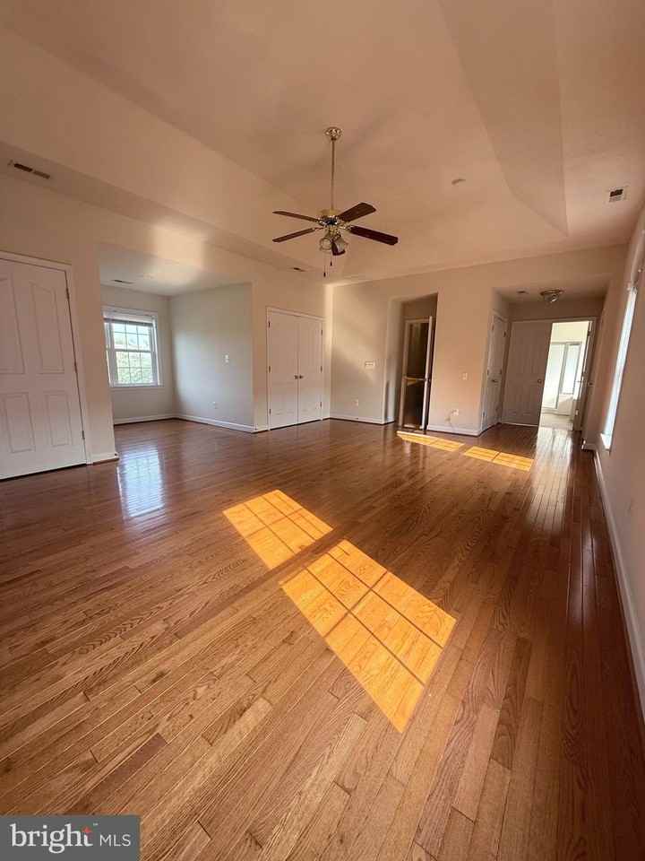 4114 Derbyshire Ln - Photo 5 of 20